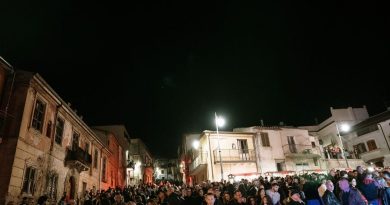 Vibo Valentia, “Vicoli diVini” da record: in migliaia nel centro storico per il decennale della manifestazione